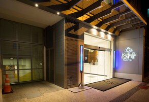 Estacionamento com manobrista (sujeito a cobrança)