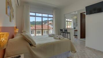 Minibar, blackout drapes, free WiFi, bed sheets