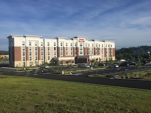 Exterior - Hampton Inn & Suites Newburgh Stewart Airport (Newburgh)