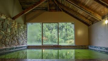 Bain à remous intérieur