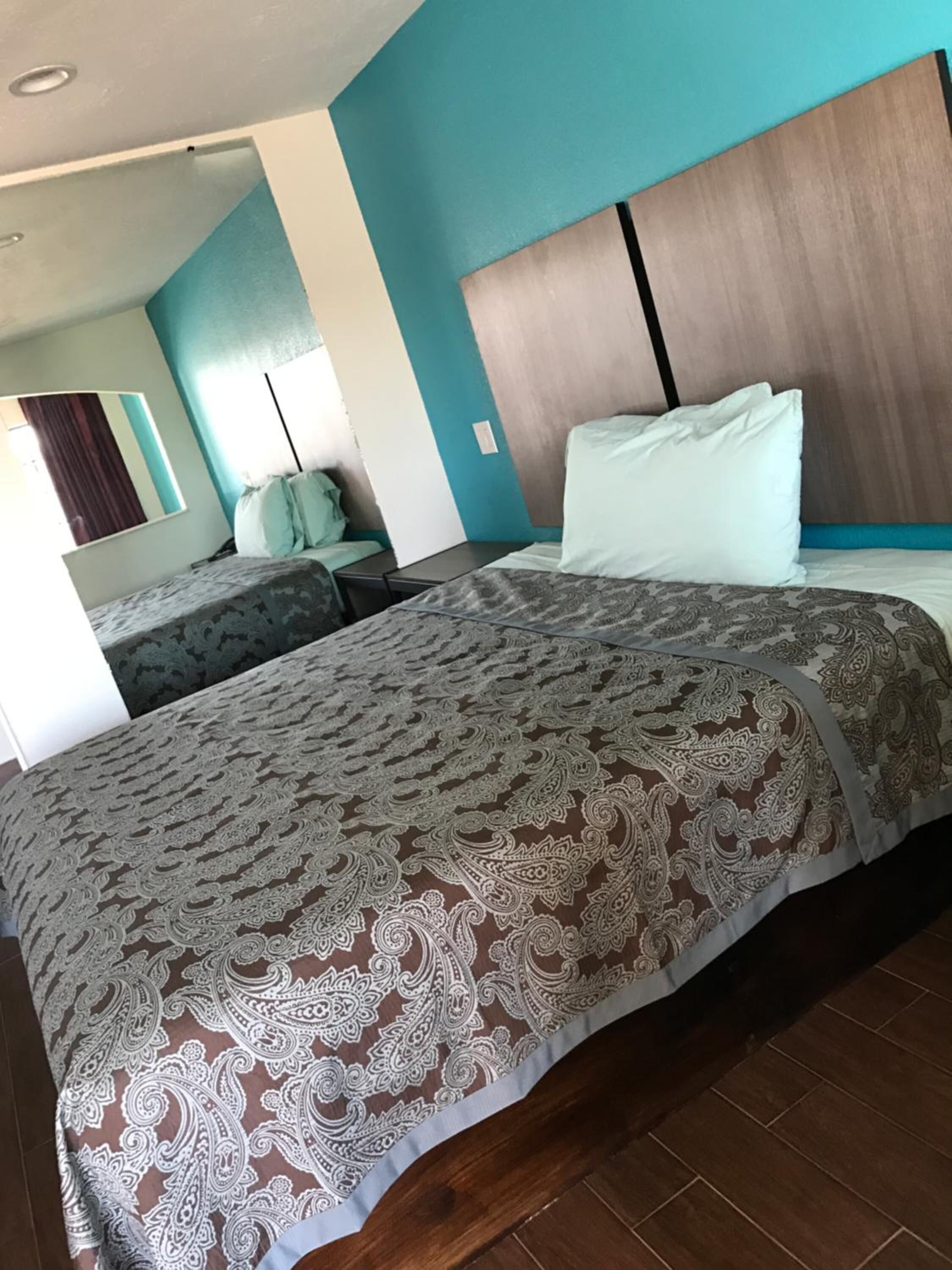 Standard Room | Desk, free WiFi, bed sheets