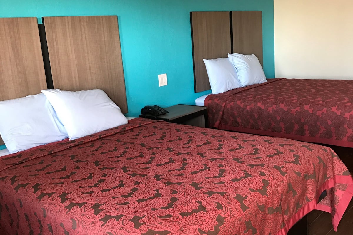 Habitación doble | Escritorio, wifi gratis y ropa de cama