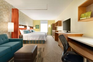 Studio, 2 Queen Beds, Non Smoking | Egyptian cotton sheets, premium bedding, pillowtop beds, in-room safe