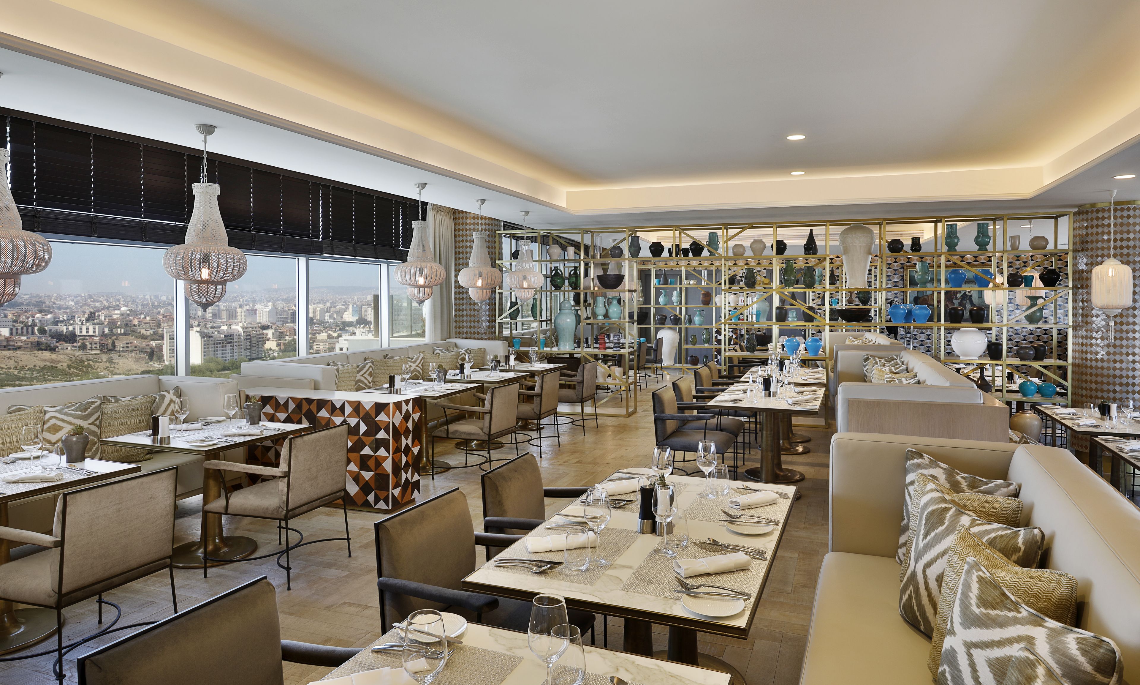2 restaurants, breakfast, lunch, dinner served; international cuisine 