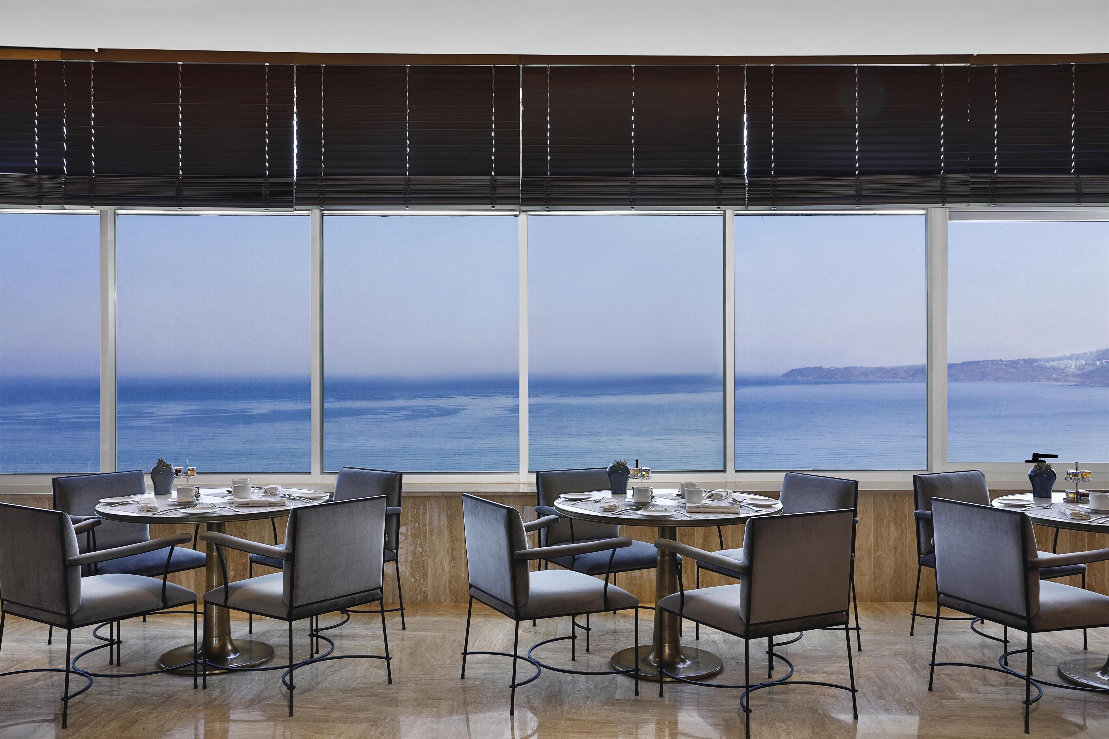 2 restaurants; breakfast, lunch, and dinner served