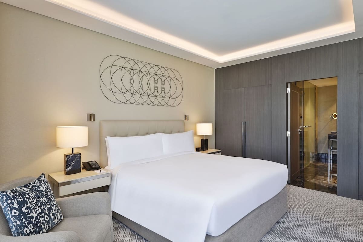 Premium bedding, minibar, in-room safe, desk