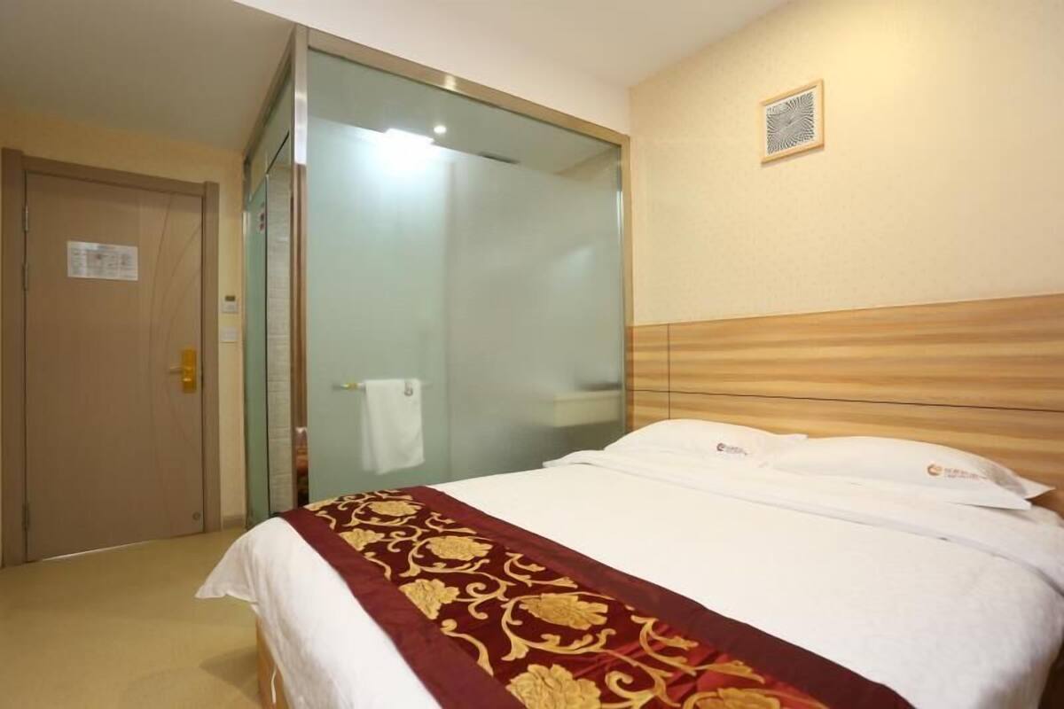 Premium bedding, Select Comfort beds, desk, blackout drapes