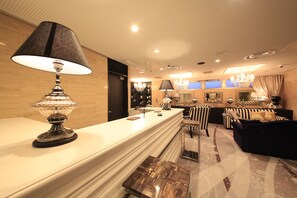 Interior entrance - Centurion Hotel Villa Suite Fukui (Fukui)