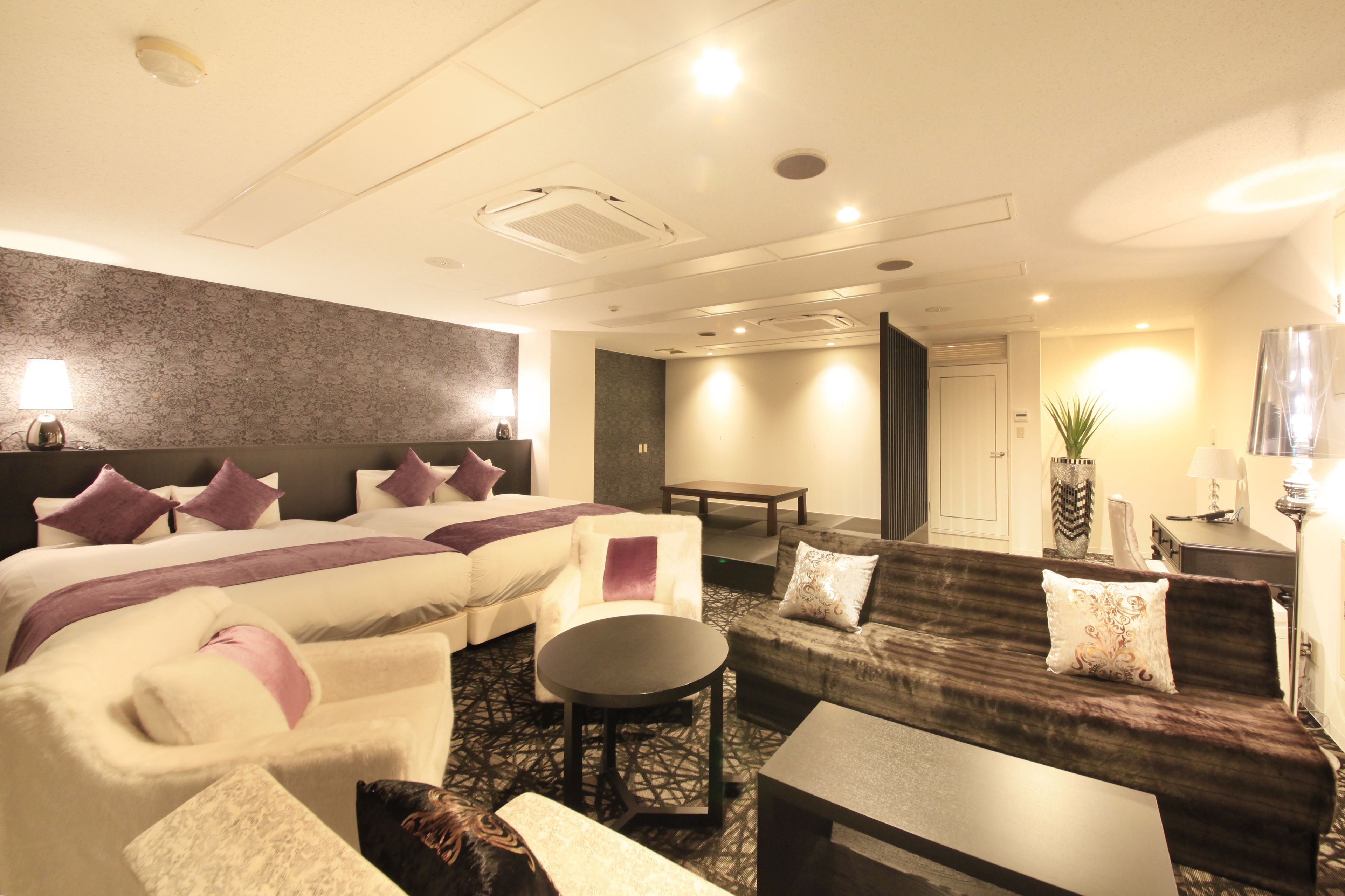 executive twin room extra, smoking | premium bedding, desk, iron/ironing board, free cots/infant beds