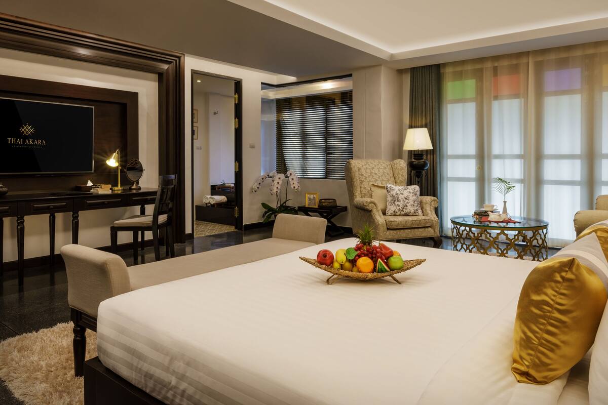 signature suite, 1 bedroom, ensuite | view from room