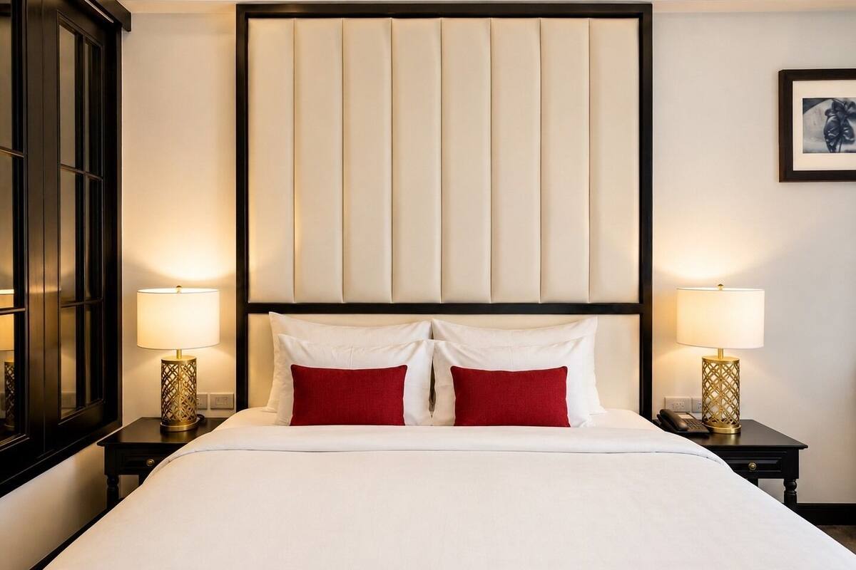 Classic Double or Twin Room | Minibar, in-room safe, desk, laptop workspace