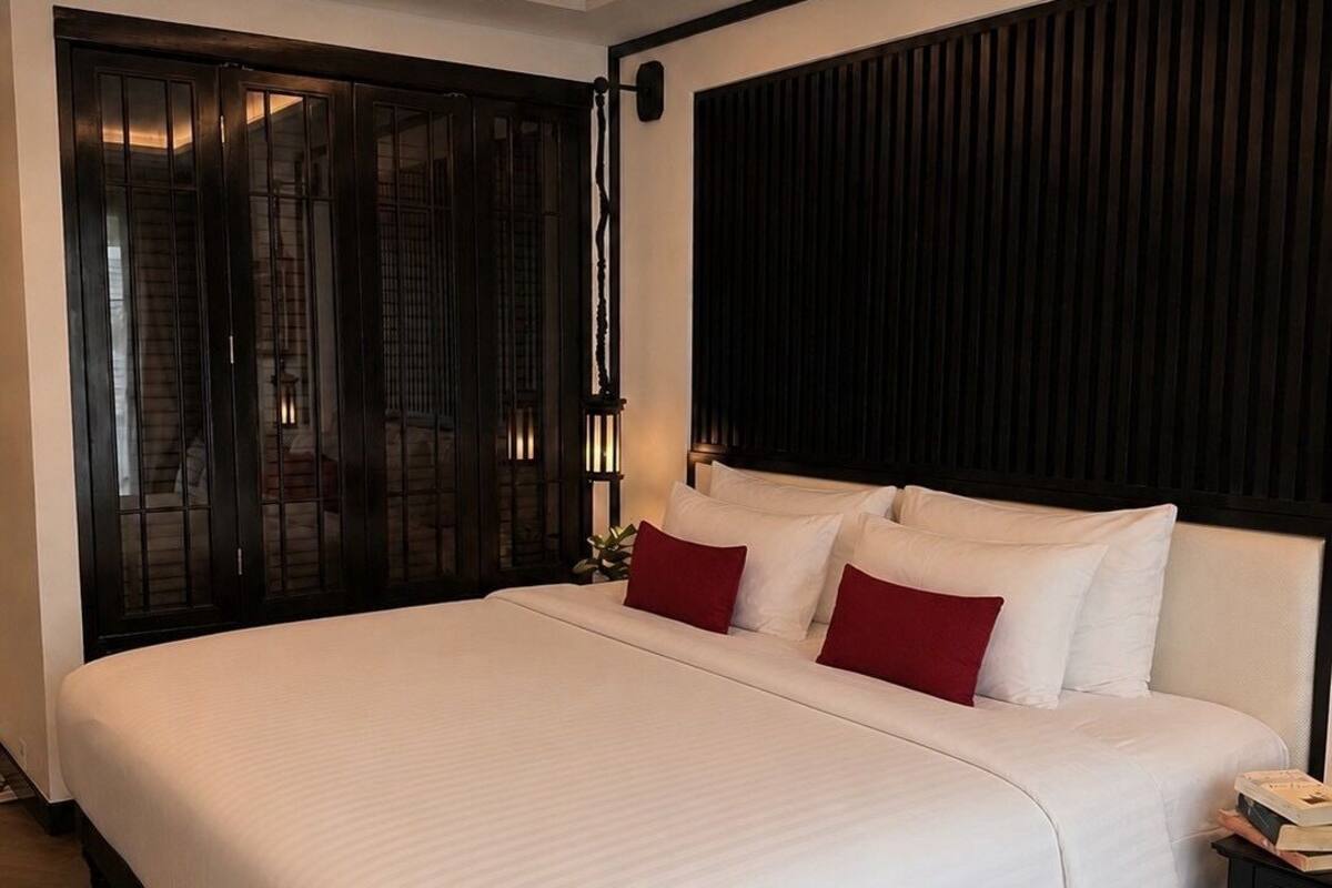 Standard Double or Twin Room, City View | Minibar, in-room safe, desk, laptop workspace