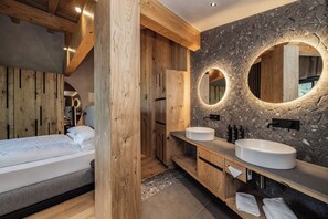 Pure Bliss | Dundyner, skrivebord, lydisolering, gratis Wi-Fi