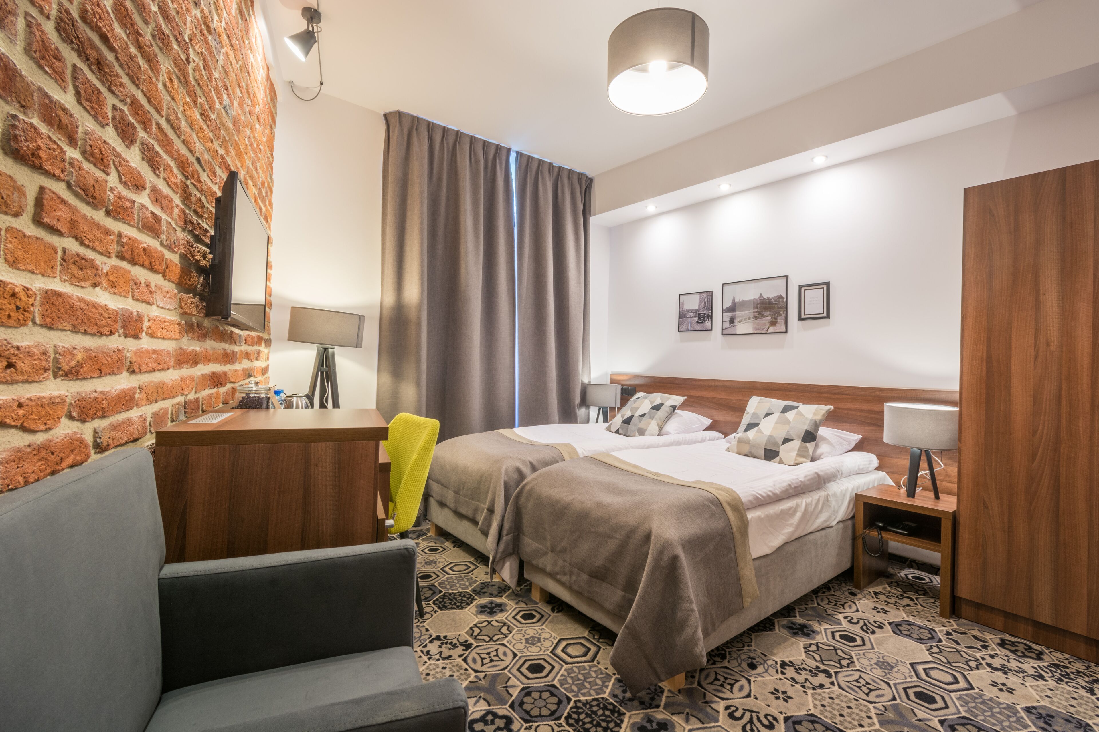 Minibar, coffres-forts dans les chambres, bureau, chambres insonorisées