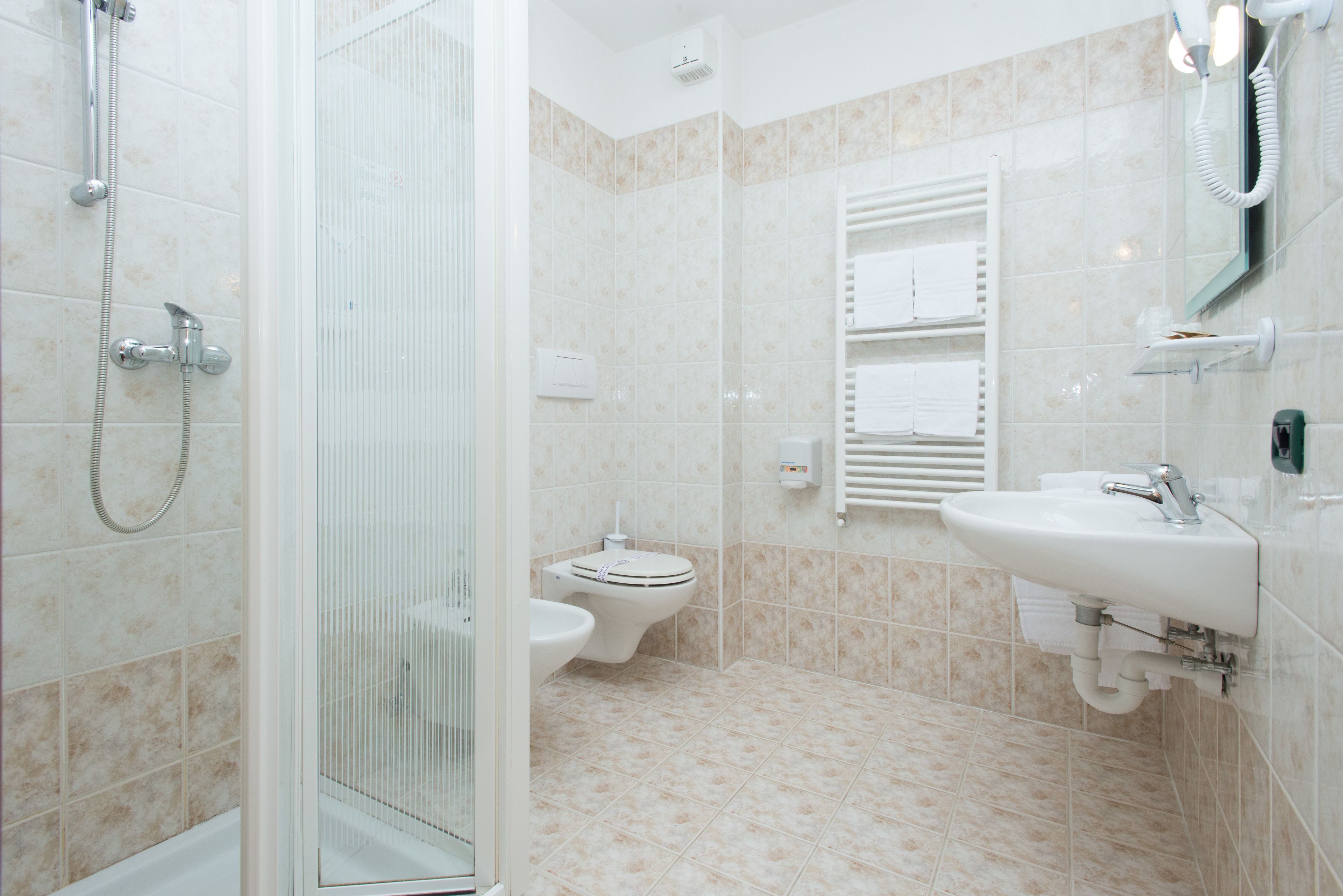 family room, terrace, mountain view | bathroom | shower, hair dryer, bidet, towels