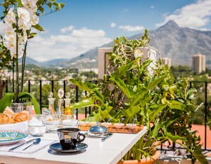 Cafe - Molo Luxury Suites Puerto Banus (Marbella)