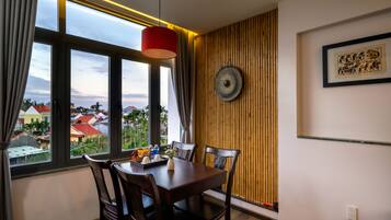 Microwave, electric kettle