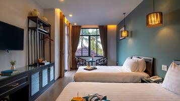 Kamar Triple, 1 kamar tidur | Minibar, brankas, meja kerja, dan kedap suara