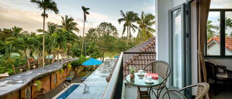 Deluxe River View Triple | Terrace/patio