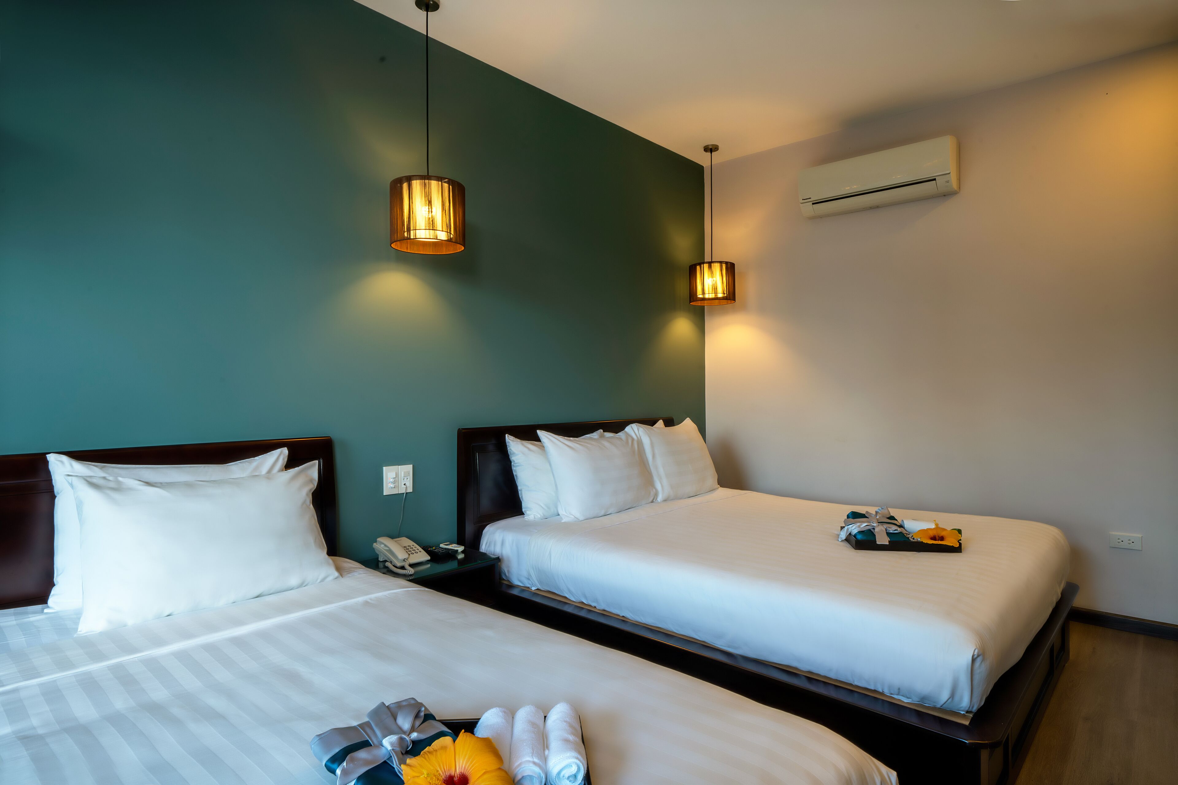 deluxe river view triple | minibar, in-room safe, desk, soundproofing