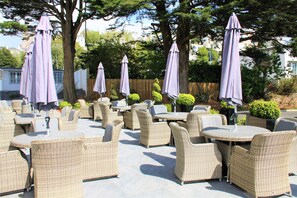 Terrace/patio - Belgrave Sands Hotel & Spa (Torquay)