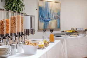 Free daily full breakfast  - Belgrave Sands Hotel & Spa (Torquay)