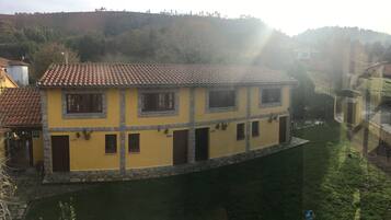 Fassade der Unterkunft – Abend/Nacht