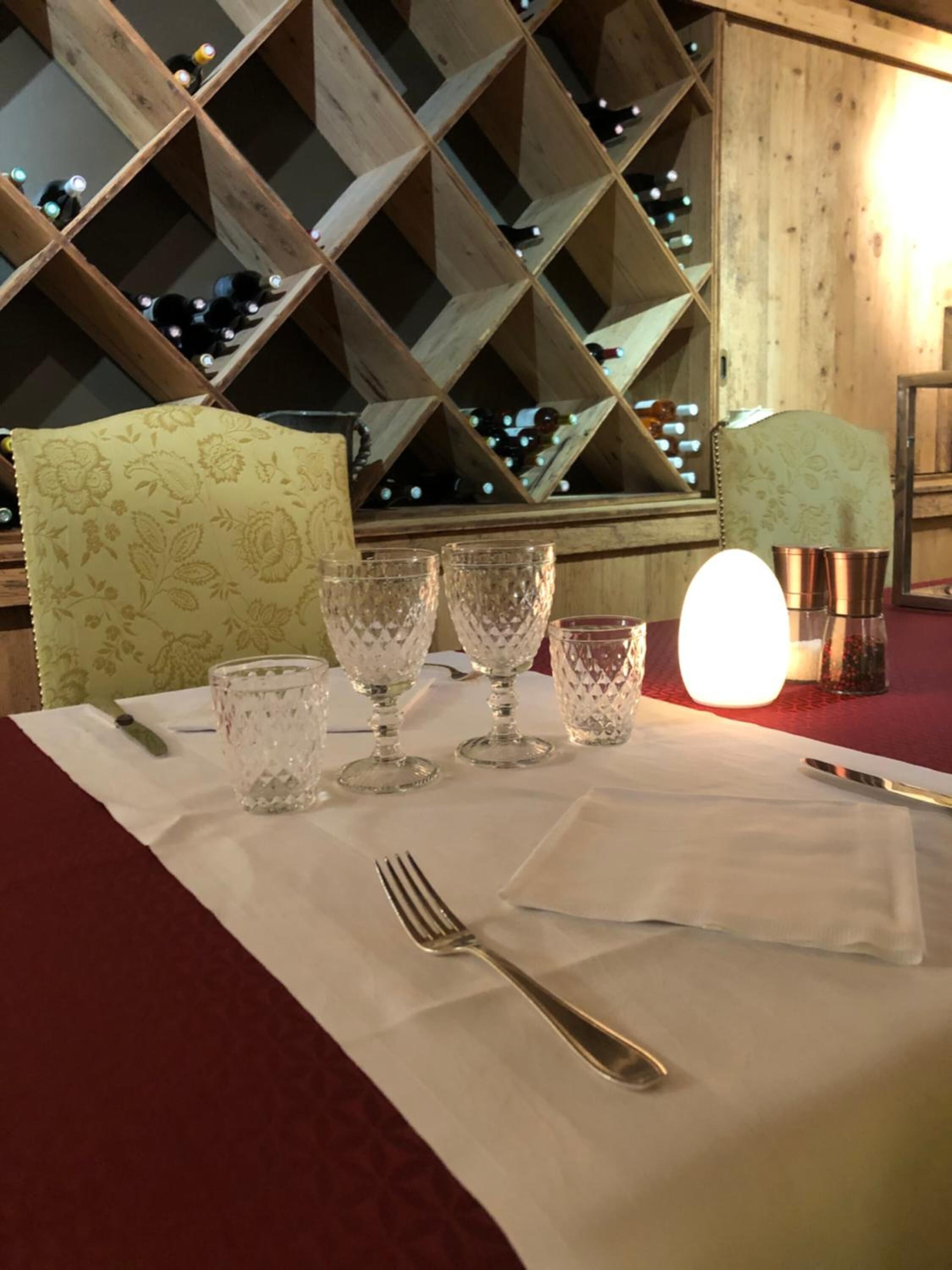 breakfast, lunch and dinner served