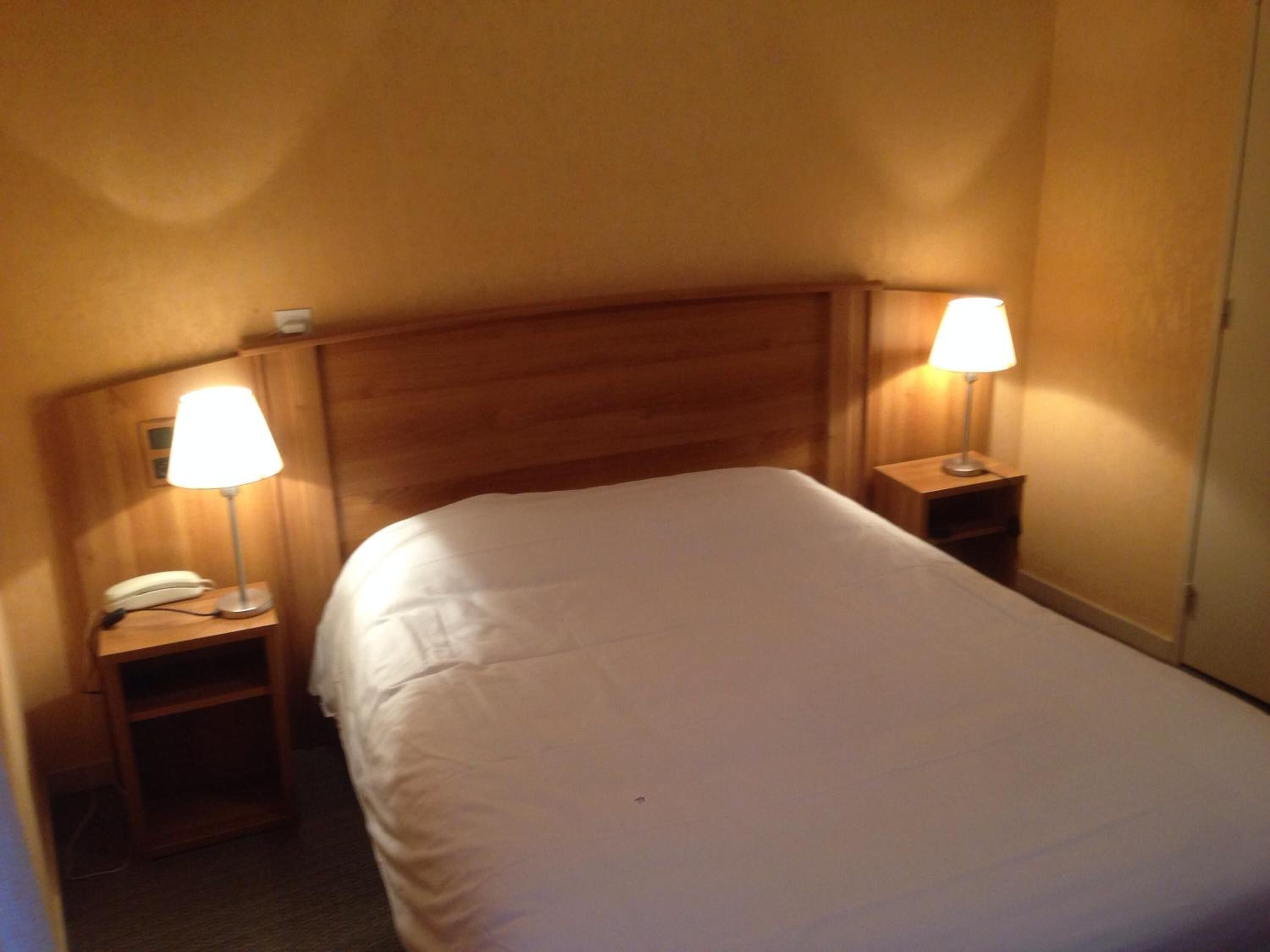 premium bedding, desk, iron/ironing board, free wifi