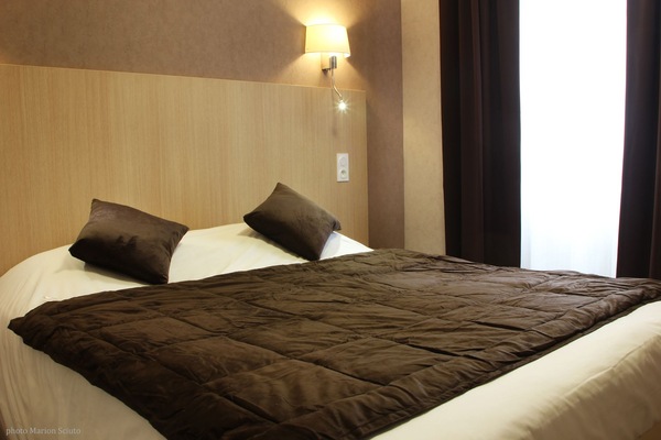 Standard Double Room | Premium bedding, desk, iron/ironing board, free WiFi