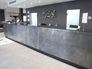 Reception - Hotel UVE Alcobendas (Alcobendas)
