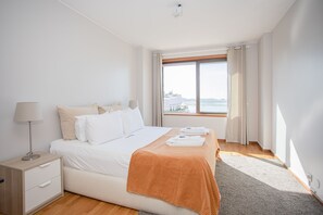 Apartment, 1 Schlafzimmer, Meerblick | 1 Schlafzimmer, Bügeleisen/Bügelbrett, Babybetten, kostenloses WLAN