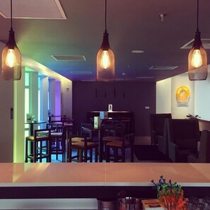 Breakfast, lunch, dinner served; international cuisine  - Wyne Hotel (Yangon)