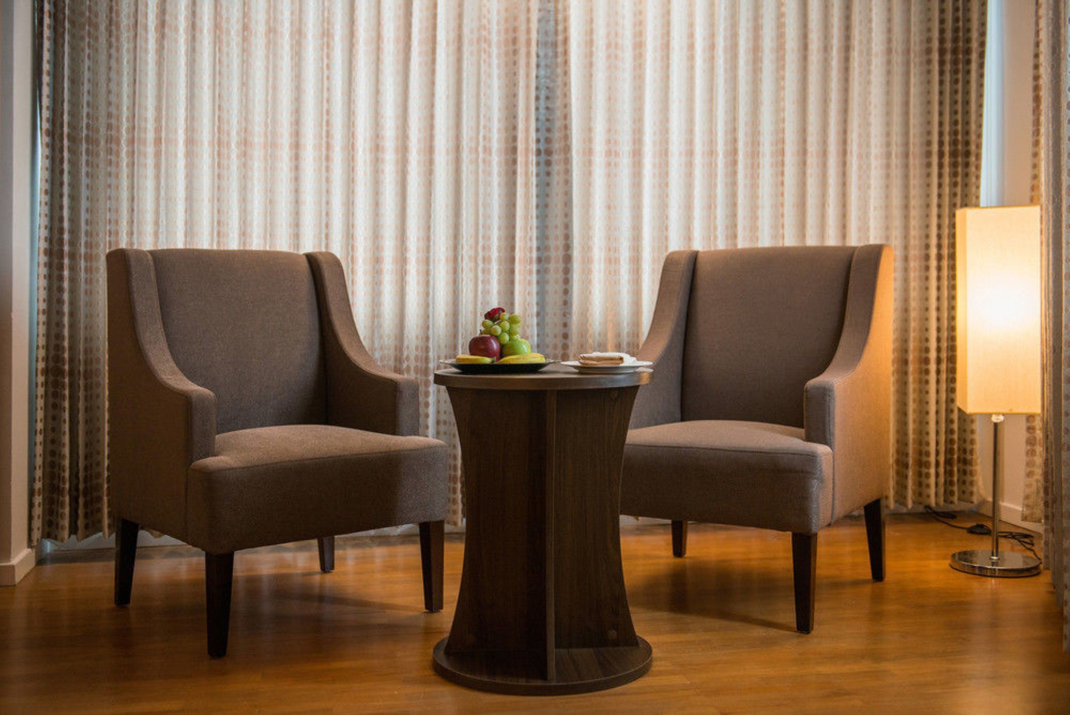 wyne suite | minibar, in-room safe, desk, soundproofing