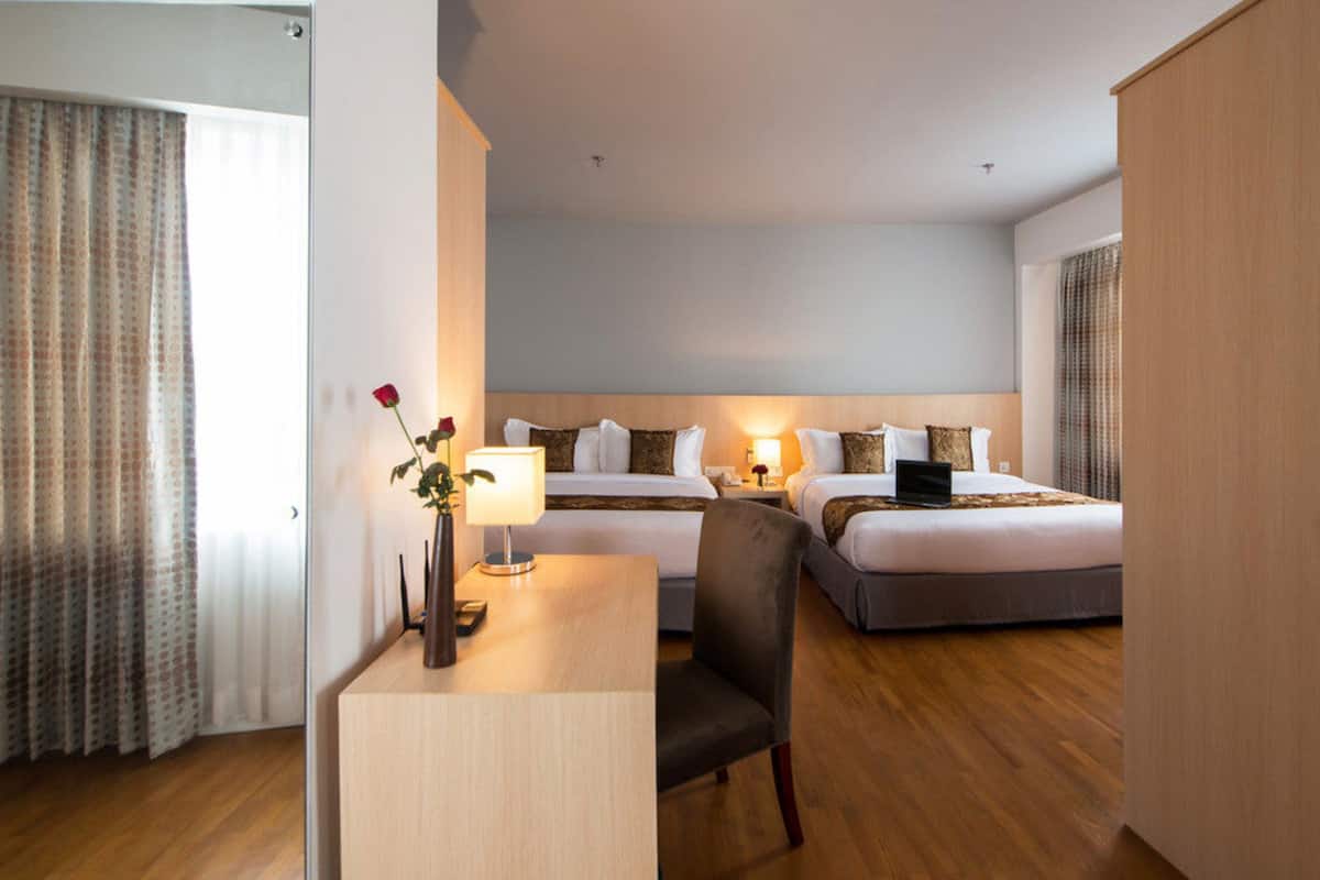 Suite (Wyne) | Een minibar, een kluis op de kamer, een bureau, geluiddichte muren