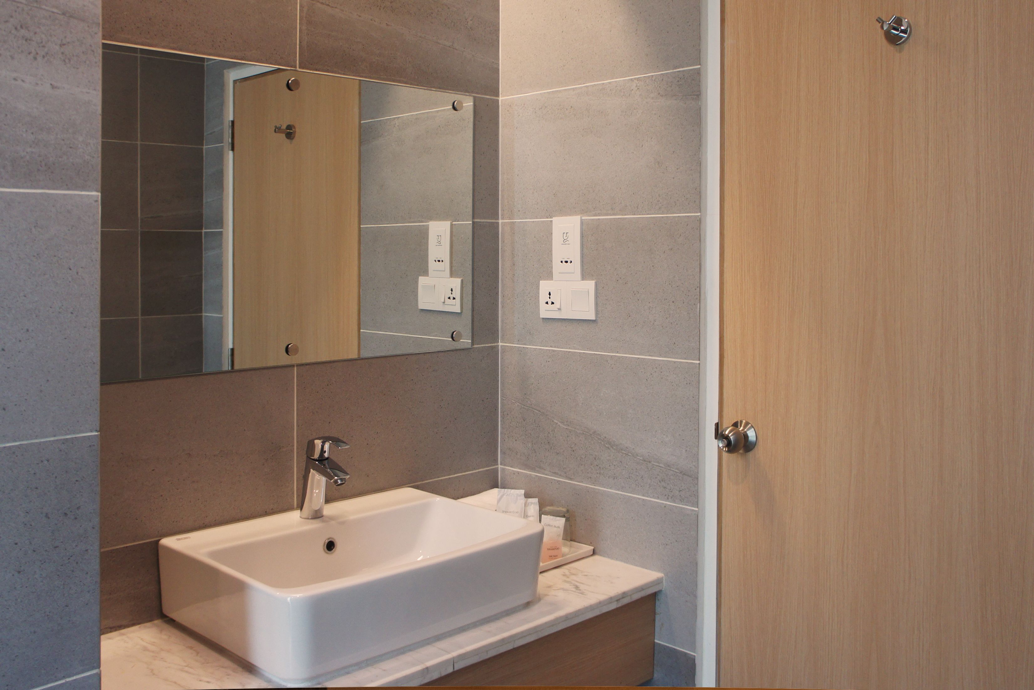 premier king | bathroom sink