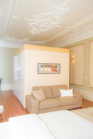 Living area - Liiiving in Porto - Art & Heart Studio (Porto)