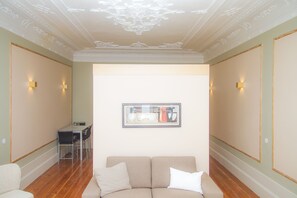 Studio | Living area