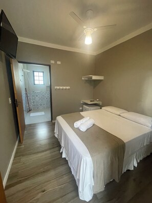 Standard Double or Twin Room | Minibar, free WiFi, bed sheets - Pousada Chilli Brasil (Ubatuba)