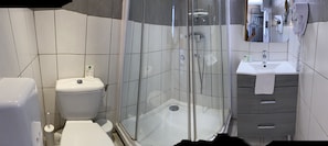 Classic Double Room, Private Bathroom, Garden View | Bathroom | Hair dryer, towels, soap, shampoo