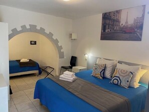 Comfort Triple Room, Ensuite | Premium bedding, memory foam beds, in-room safe, individually decorated