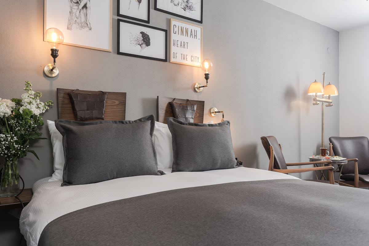 Premium bedding, minibar, in-room safe, desk