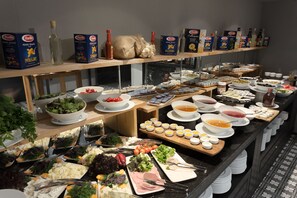 Daily buffet breakfast for a fee - Hotel Cinnah (Ankara)