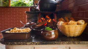 Breakfast, lunch and dinner served