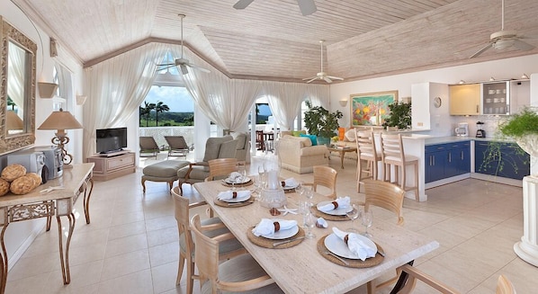 Luxury Villa, 3 Bedrooms | In-room dining