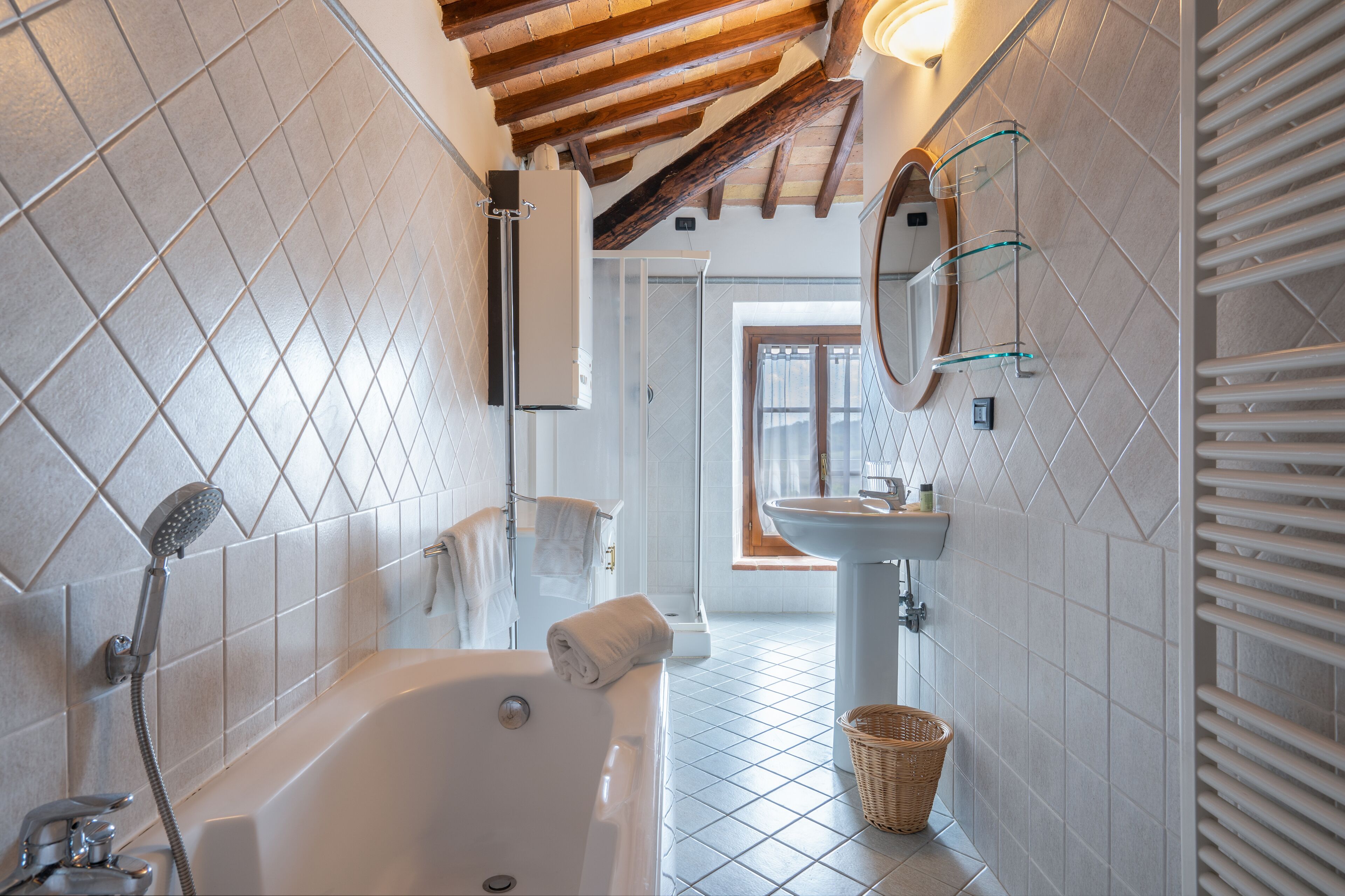 Shower, free toiletries, hair dryer, bidet