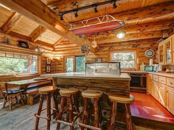 Apartment, 3 Bedrooms | Private kitchen | Fridge, coffee/tea maker