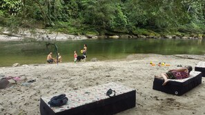 Pantai pribadi