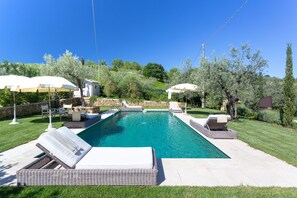 Seasonal outdoor pool, pool umbrellas, sun loungers - Villa Ligheia (Gambassi Terme)