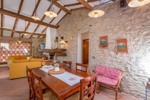 Appartement Panoramique, 2 chambres | Salle de séjour